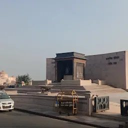 Saheb Kanshiram & Km. Mayawati Statue