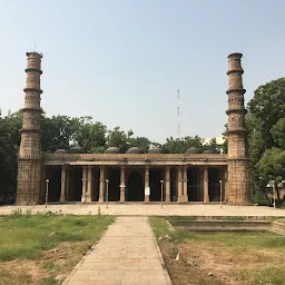 Saiyed Usman Tomb And Mosque