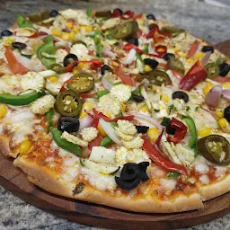 Sampoorna Gelateria & Pizzeria