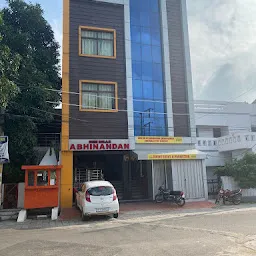 Sangam Hotel -Pure Veg Dhaba In Kursi Road