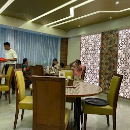 Santrupti Veg Restaurant & Party Hall