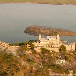 Sardar Samand Lake