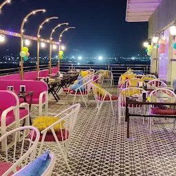 Sardari Lounge Cafe And Restaurant Party Hall