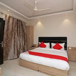 Sarnath Motel And Resort