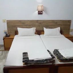 Sarnath Motel And Resort