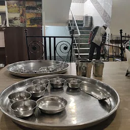 Sasumaa Gujarati Thali - Alkapuri