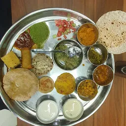 Sasumaa Gujarati Thali - Gotri