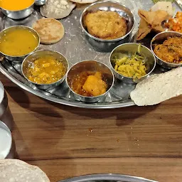 Sasumaa Gujarati Thali - Manjalpur, Best Gujarati Thali in Vadodara