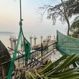Sati Radhika Prashanti Udyan (River Front Park)