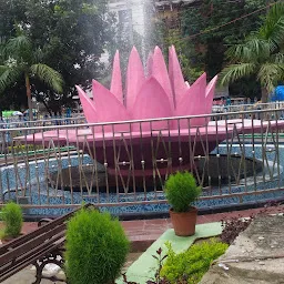 Satyapriya Roy's Statue