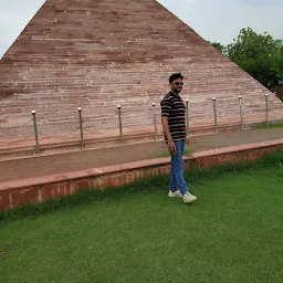 Sculpture Of Great Pyramid of Giza