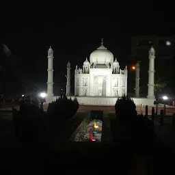 Sculpture Of Taj Mahal