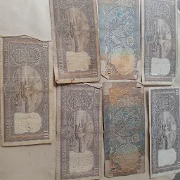 Selling old currency