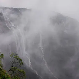 Seven Sisters Waterfall, Nohsngithiang