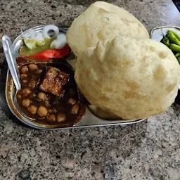 Shabri Chole Bhature