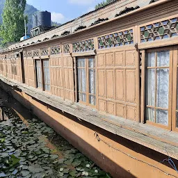 Shahbaaz Group of Houseboats