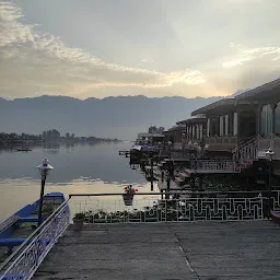 Shahbaaz Group of Houseboats