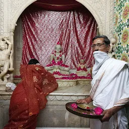 ShantiNath Jain Swetamber Temple, Agra