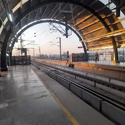 Shastri Nagar Metro Station