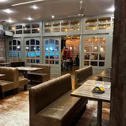Hotel Shikha Azad Market - Best Pure Veg Restaurant | Family Restaurant | Family Hotel for Stay in Bhopal