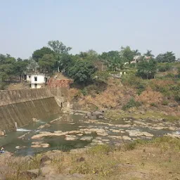 Shiv Mandir, Sarfa Dam