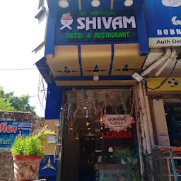 Shivam Mangora center