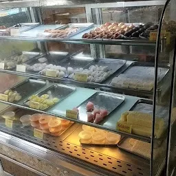 Shree Baalaaji bhavan Sweets