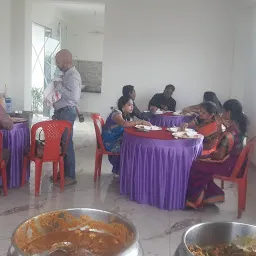 Shree Laxmi Bhojanalaya & Snacks