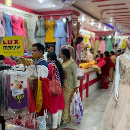 Shree Laxmi Collection - best clothing shop in hardoi