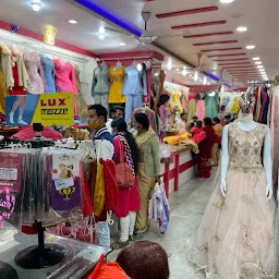 Shree Laxmi Collection - best clothing shop in hardoi