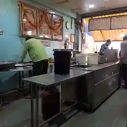 Shree Nityanand Namkeen Bhandar ( Nana Seth ki kachori)