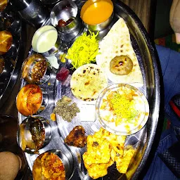 Shree Vadlo Kathiyawadi Thali By Kismat Kathiyawadi