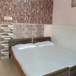 ShreeJee Guest House