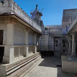 Shri Godi Pasharvnath Bawan Deri Jain Mandir