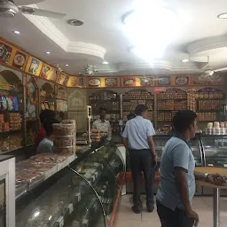 Shri Khateswar Bikaner Misthan Bhandar