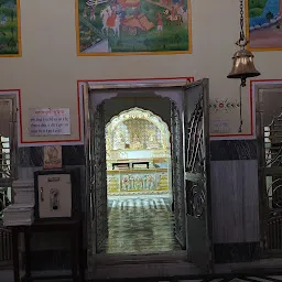 Shri Parshwanath Digambar Jain Temple (kaanch ka mandir)