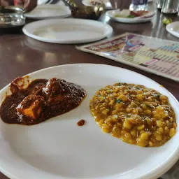 Shri Samrat Dhaba & Family Restaurant