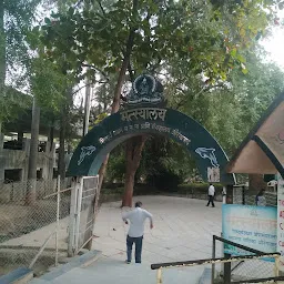 Siddharth Garden Parking