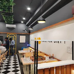 Size Zero Cafe Bhayli