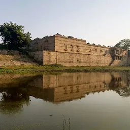 Sluice Gate to Ahmed-Sar Talav