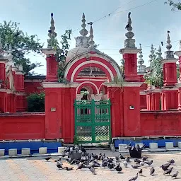 Solaana Masjid Kabristan