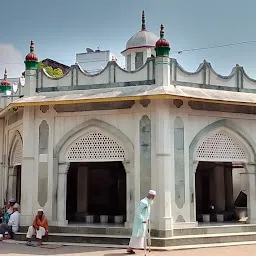 Solaana Masjid Kabristan