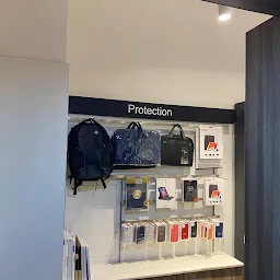 Solution Store, OnePlus & Apple Store, WaveMall, Lucknow.