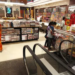 South India Shopping Mall Textile & Jewellery - Ameerpet