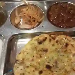 Amritsari Chhole Bhature & Kulche
