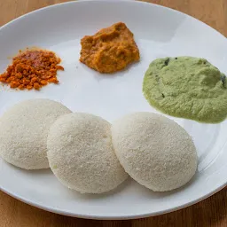 Spicy Indian street food ( muntha masala )