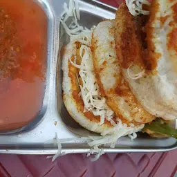 Spicy Vadapav