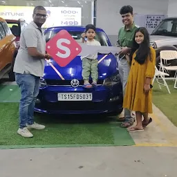 Spinny Car Hub - DSL Virtue Mall, Hyderabad