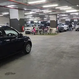Spinny Car Hub - DSL Virtue Mall, Hyderabad