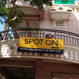 SPOT ON 43439 Ratna Villas